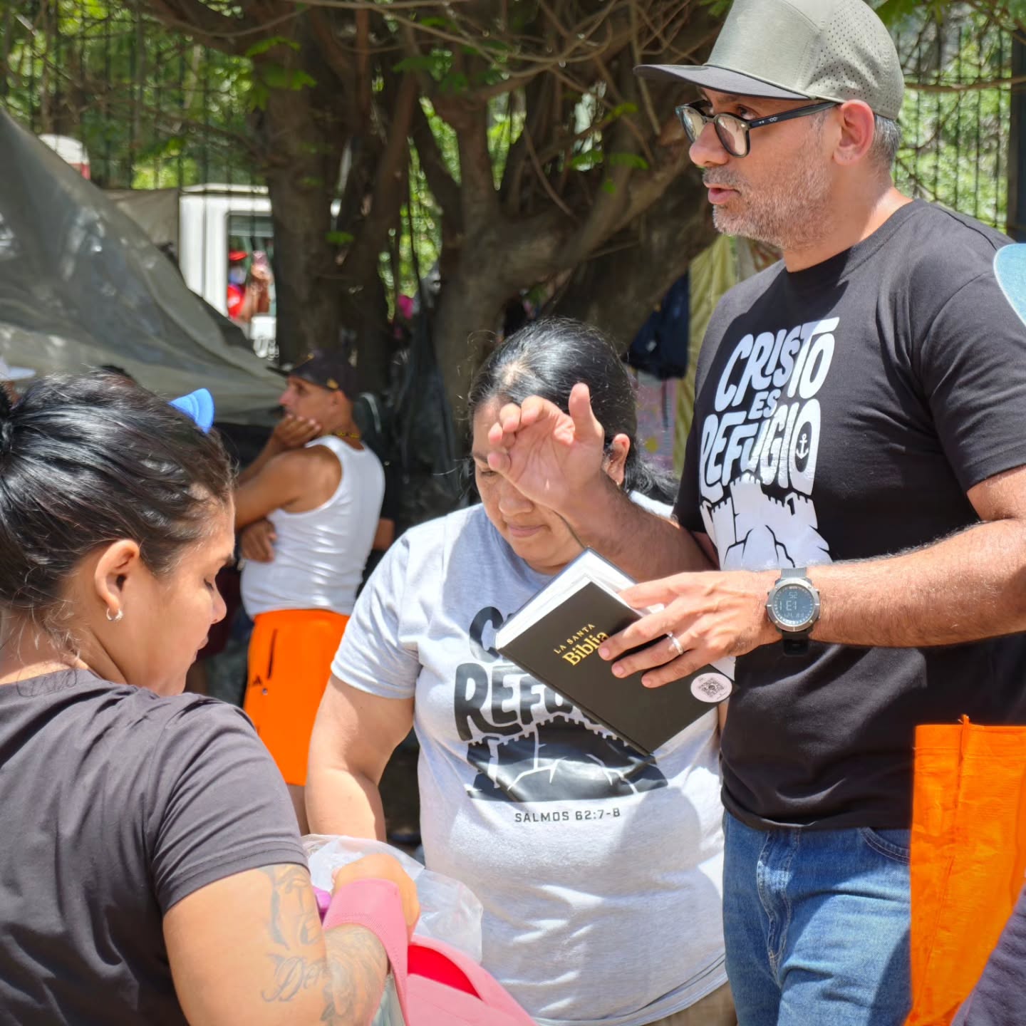 Comunidad unida en oración